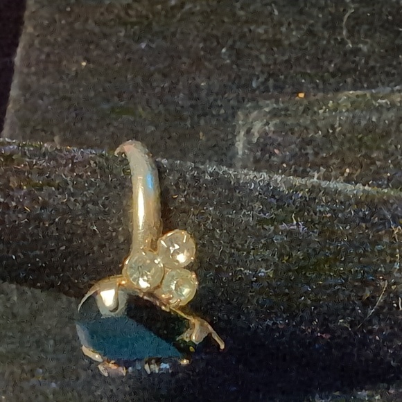 Black Rhinestone Teardrop Ring - Picture 3 of 8